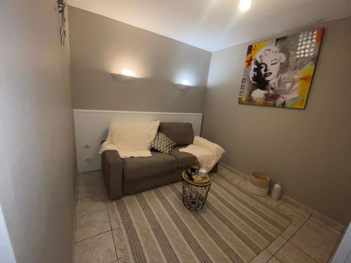 Studio Sainte Savine Apartment Bagian luar foto